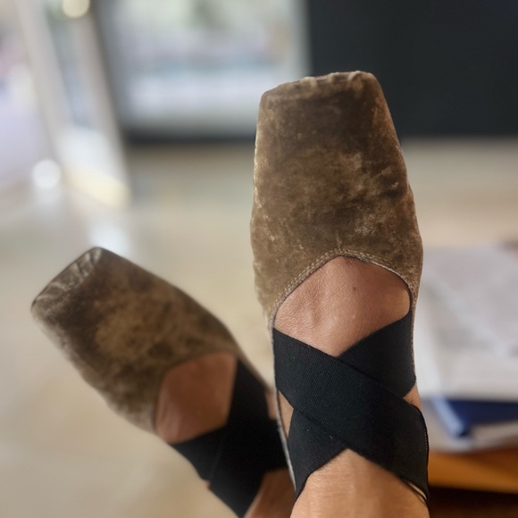 UMA WANG Shoes - Uma Wang velvet  cross strap ballerinas EU39 NWT